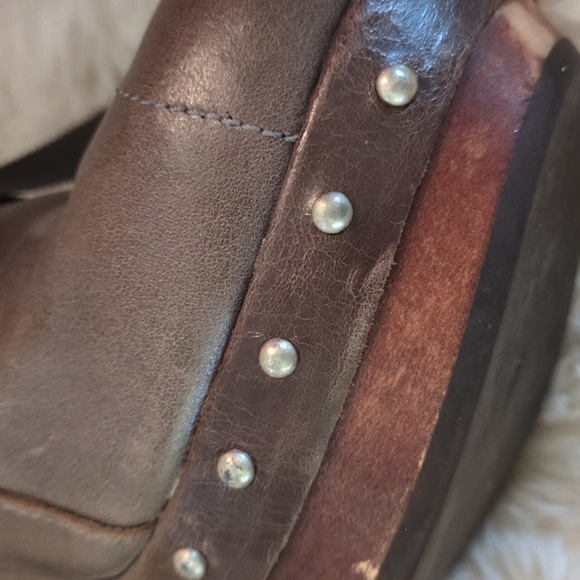 UGG Celestina Charcoal Leather Platform High Heels Clogs Studs - Picture 8 of 13